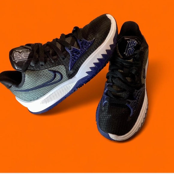 💥Nike-Kyrie Low 4 TB-Midnight Navy Shoes - Big Kids Size 5Y🤯 - Picture 1 of 5
